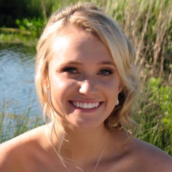 Meet your Posher, Mackenzie - Picture 1 of 1